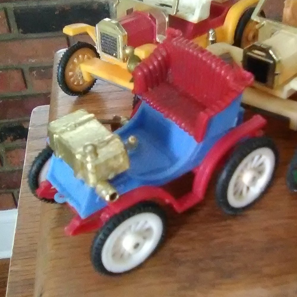 Mini Antique Cars - Picture 3 of 5